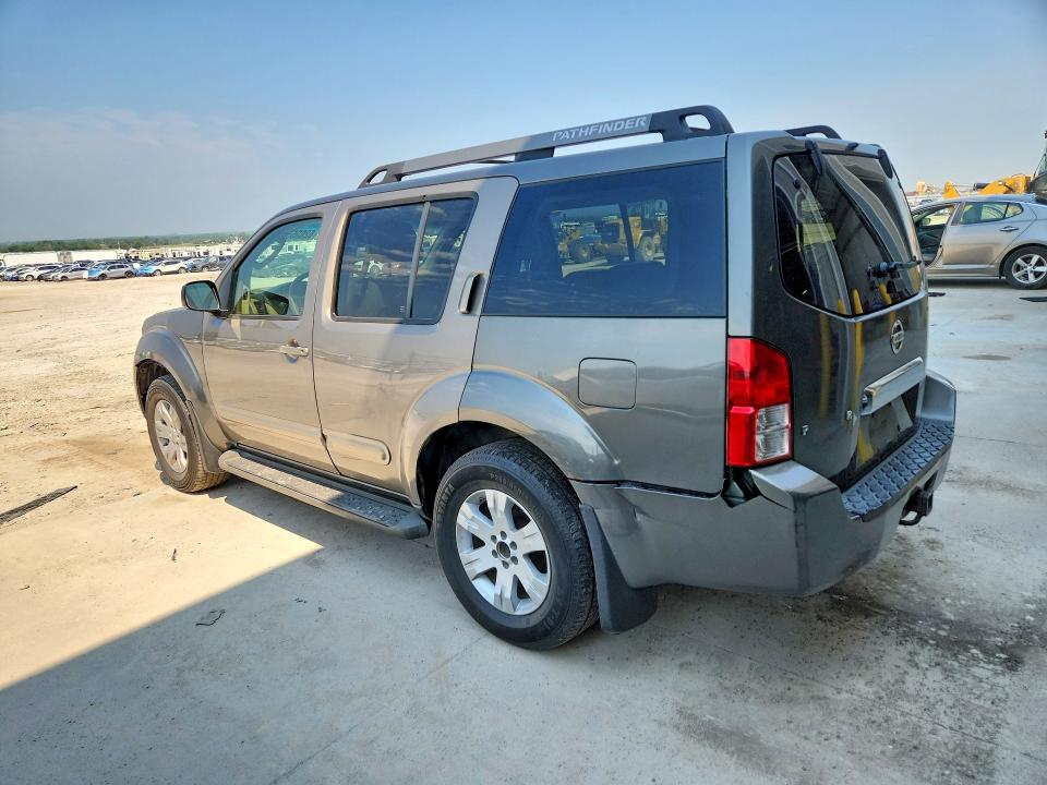 Photo 2 from auction – 2005 NISSAN PATHFINDER with VIN 5N1AR18W35C702341