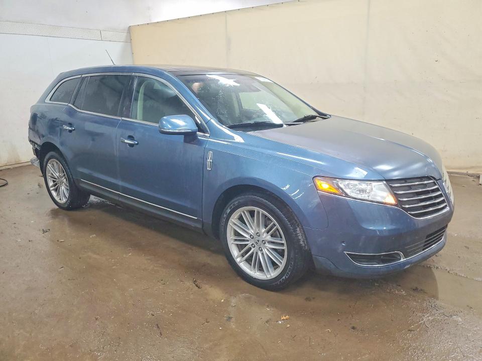 Photo 4 from auction – 2018 LINCOLN MKT with VIN 2LMHJ5AT1JBL02158