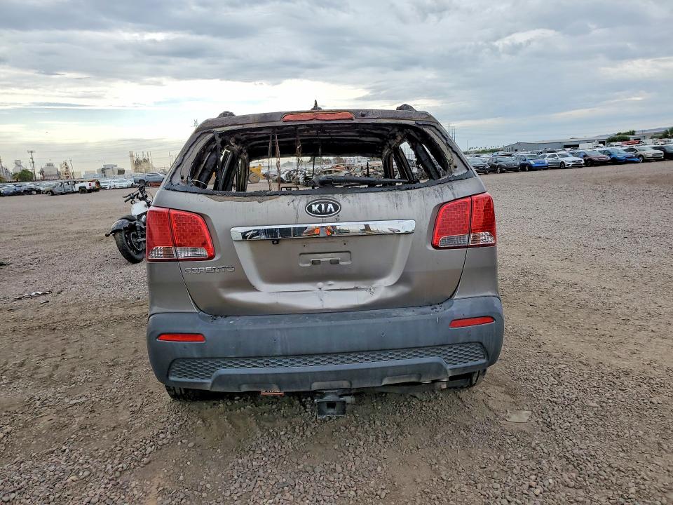 Photo 6 from auction – 2012 KIA SORENTO with VIN 5XYKT3A62CG225720
