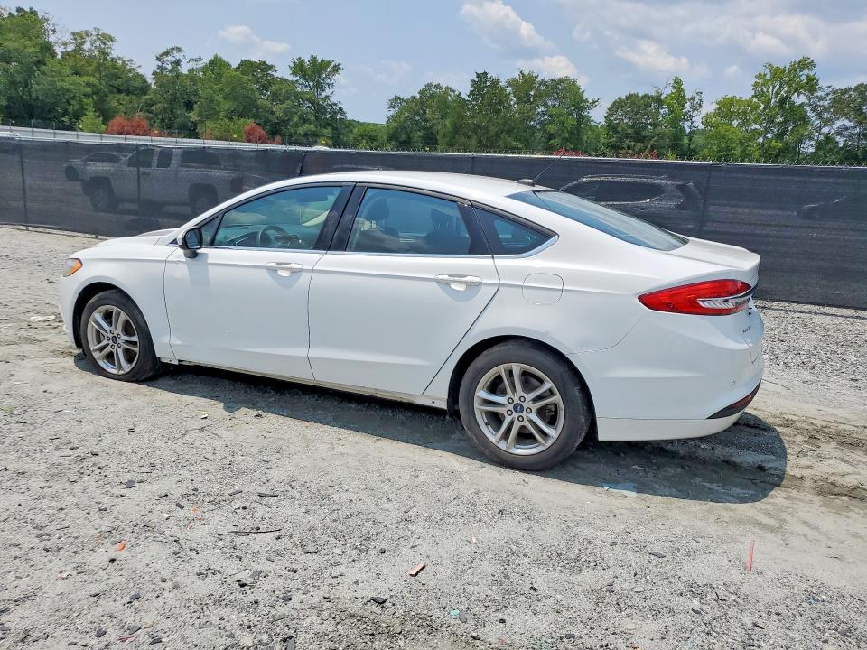 Photo 2 from auction – 2018 FORD FUSION with VIN 3FA6P0LU4JR243189