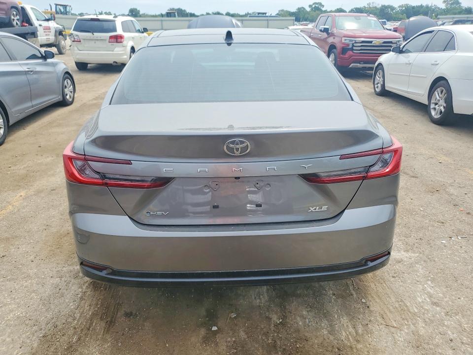 Zdjęcie 6 z aukcji – 2026 TOYOTA CAMRY z VIN 4T1DAACK1TU695535