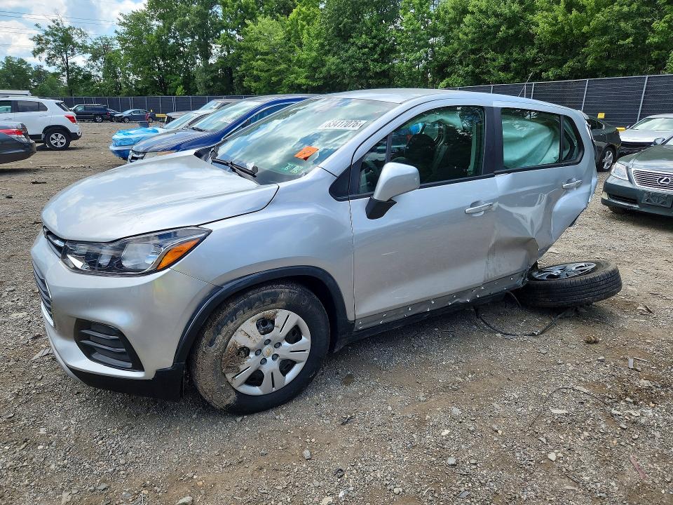 CHEVROLET TRAX 2017 with VIN KL7CJKSB4HB093199 - Photo from auction