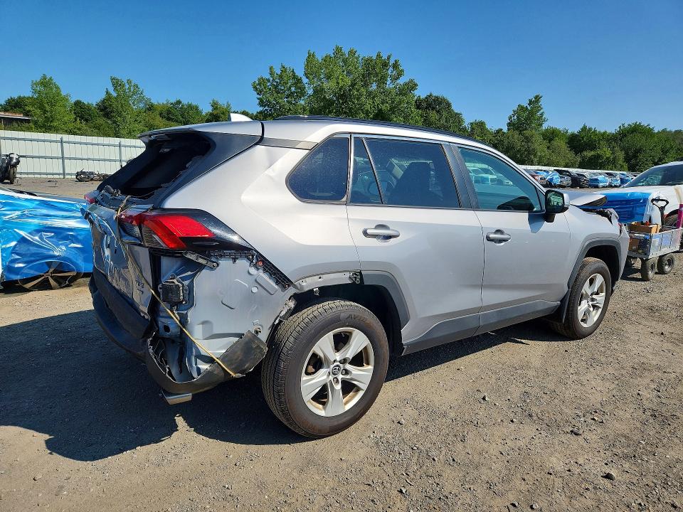 Photo 3 from auction – 2021 TOYOTA RAV4 with VIN 2T3P1RFV7MC158986
