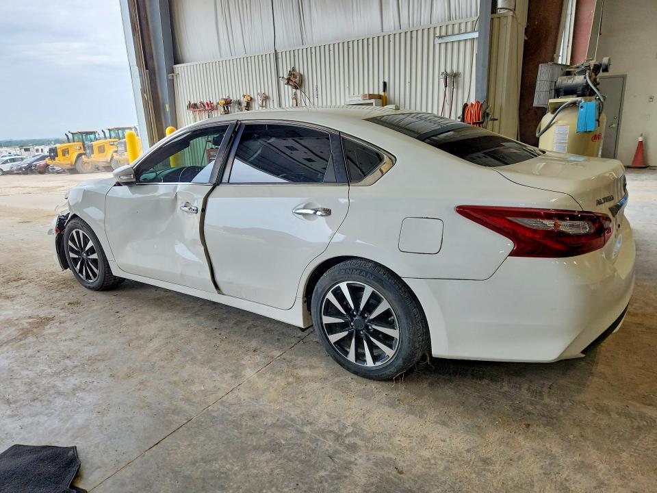 Photo 2 from auction – 2018 NISSAN ALTIMA with VIN 1N4AL3AP9JC188788