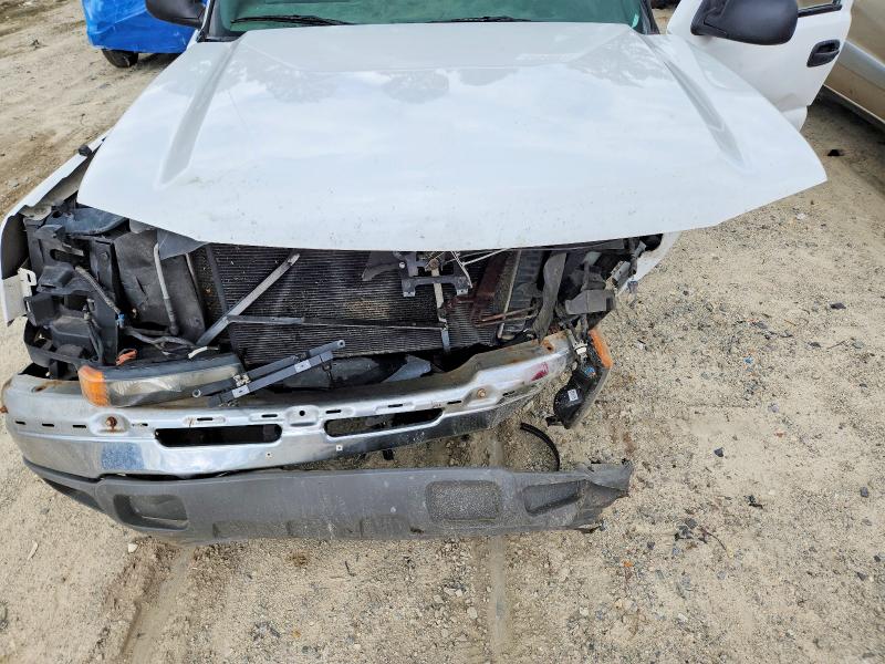 Photo 11 from auction – 2005 CHEVROLET SILVERADO with VIN 1GBHC24U45E187650