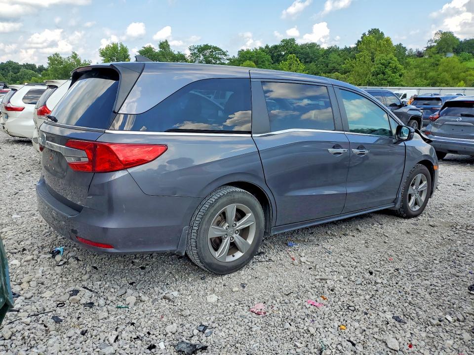 Photo 3 from auction – 2018 HONDA ODYSSEY with VIN 5FNRL6H77JB022566
