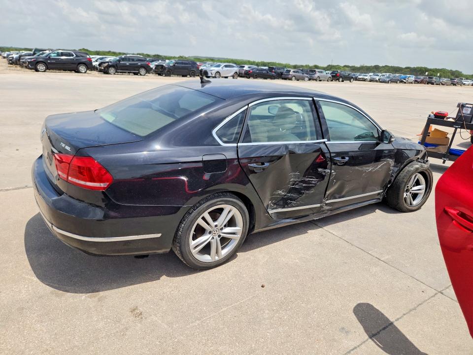 Photo 3 from auction – 2014 VOLKSWAGEN PASSAT with VIN 1VWCS7A37EC097614