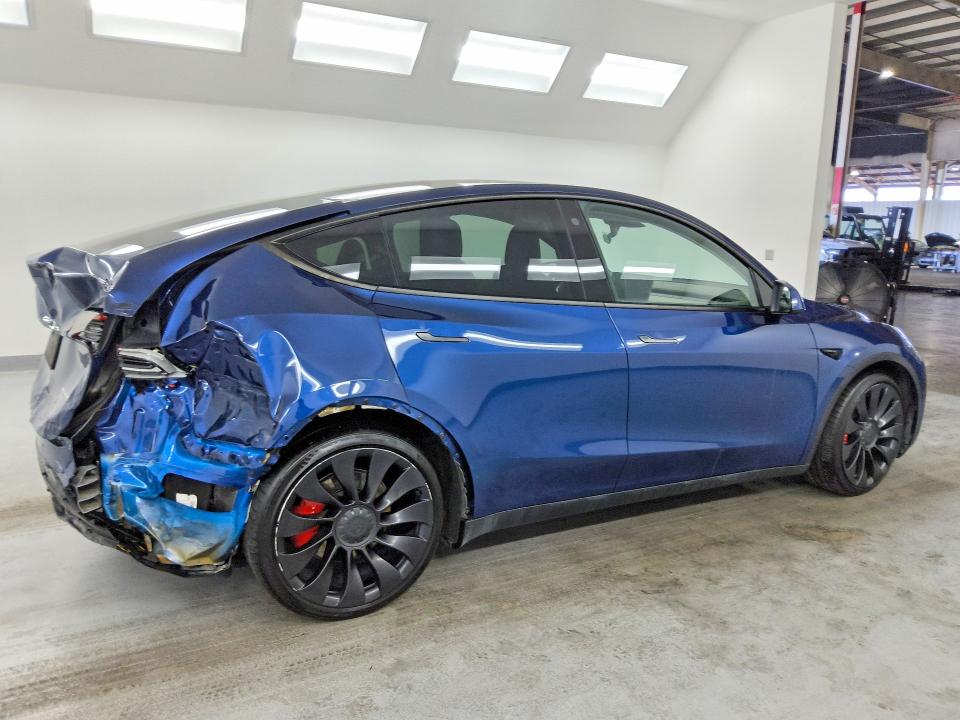 Photo 3 from auction – 2022 TESLA MODEL Y with VIN 7SAYGDEF6NF389239