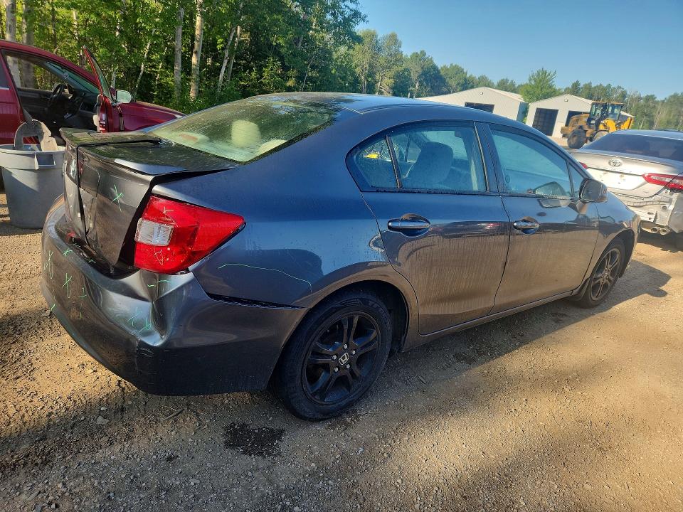 Photo 3 from auction – 2012 HONDA CIVIC with VIN 2HGFB2F51CH113945