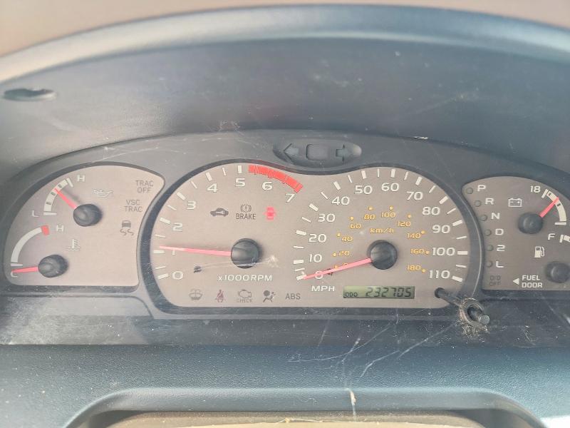 Photo 9 from auction – 2001 TOYOTA SEQUOIA with VIN 5TDZT38A31S047681
