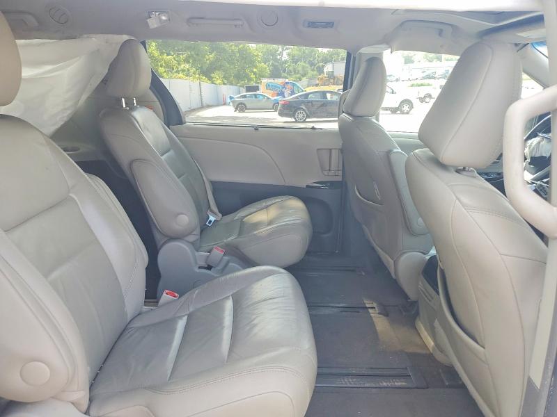 Photo 11 from auction – 2017 TOYOTA SIENNA with VIN 5TDDZ3DC8HS174422