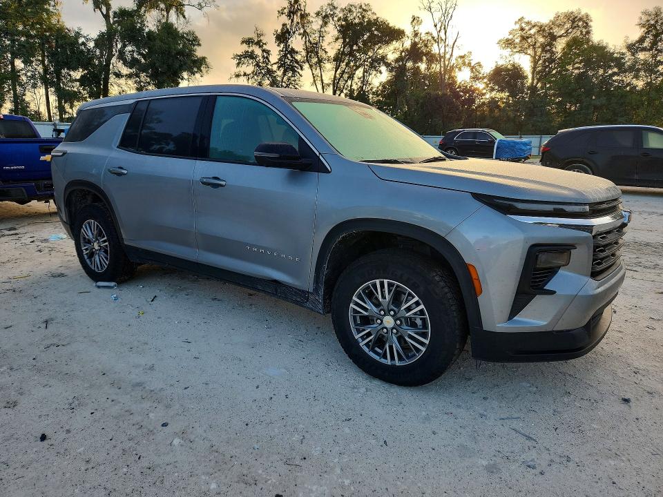 Photo 4 from auction – 2024 CHEVROLET TRAVERSE with VIN 1GNEREKS9RJ163753