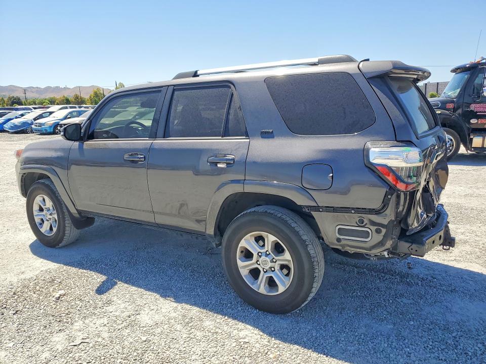 Photo 2 from auction – 2022 TOYOTA 4RUNNER with VIN JTENU5JR1N6044481