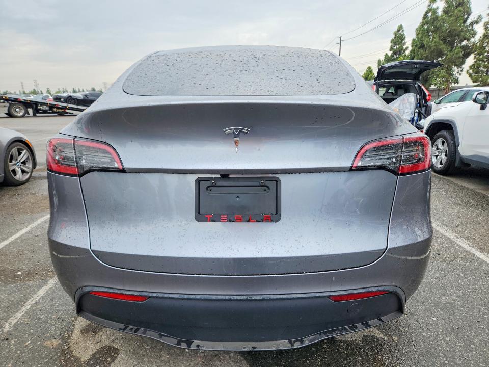 Foto 6 de la subasta – 2025 TESLA MODEL Y con VIN 7SAYGDED4SF278568