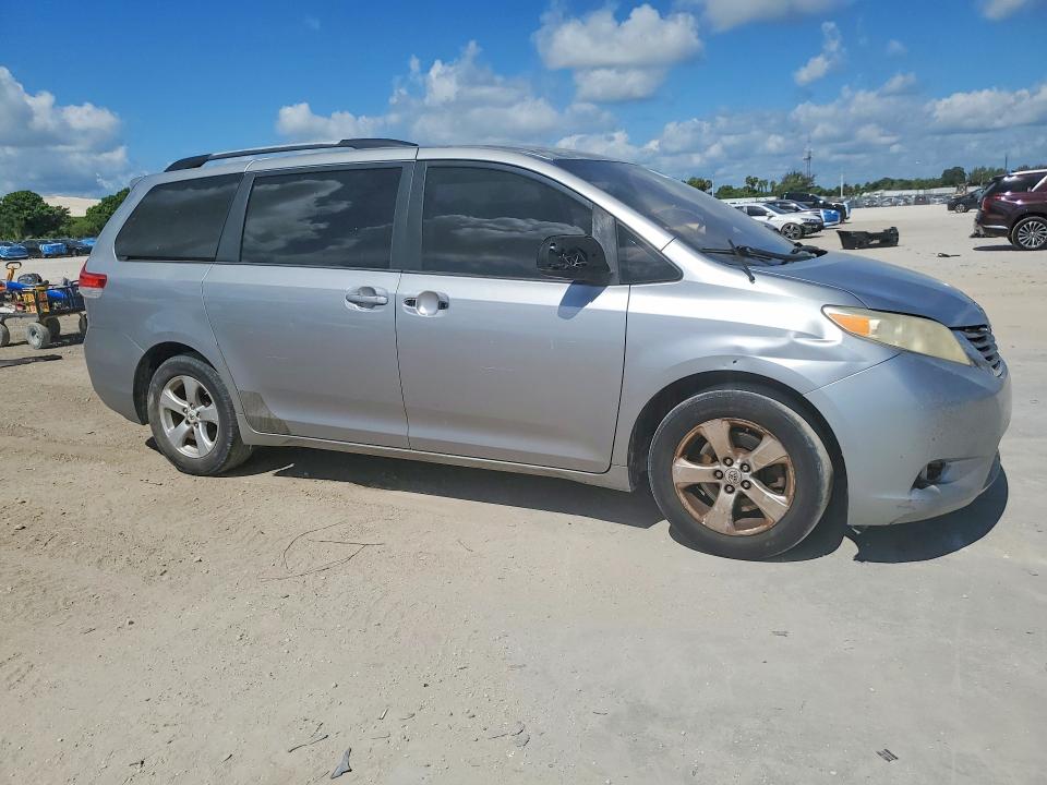 Photo 4 from auction – 2011 TOYOTA SIENNA with VIN 5TDKK3DC3BS005086