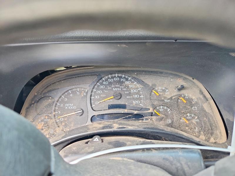 Photo 9 from auction – 2005 CHEVROLET SILVERADO with VIN 1GCHC29U85E313531
