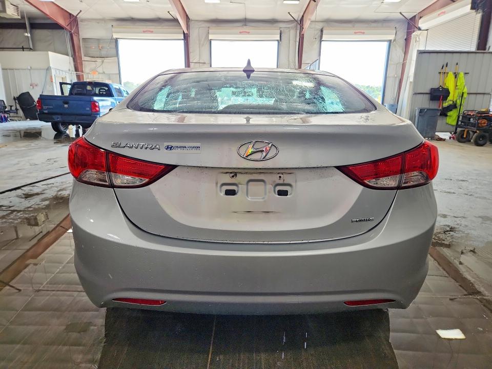 Photo 6 from auction – 2011 HYUNDAI ELANTRA with VIN 5NPDH4AE9BH002640
