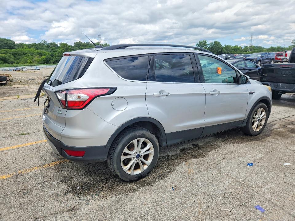 Photo 3 from auction – 2017 FORD ESCAPE with VIN 1FMCU0GD7HUD92923