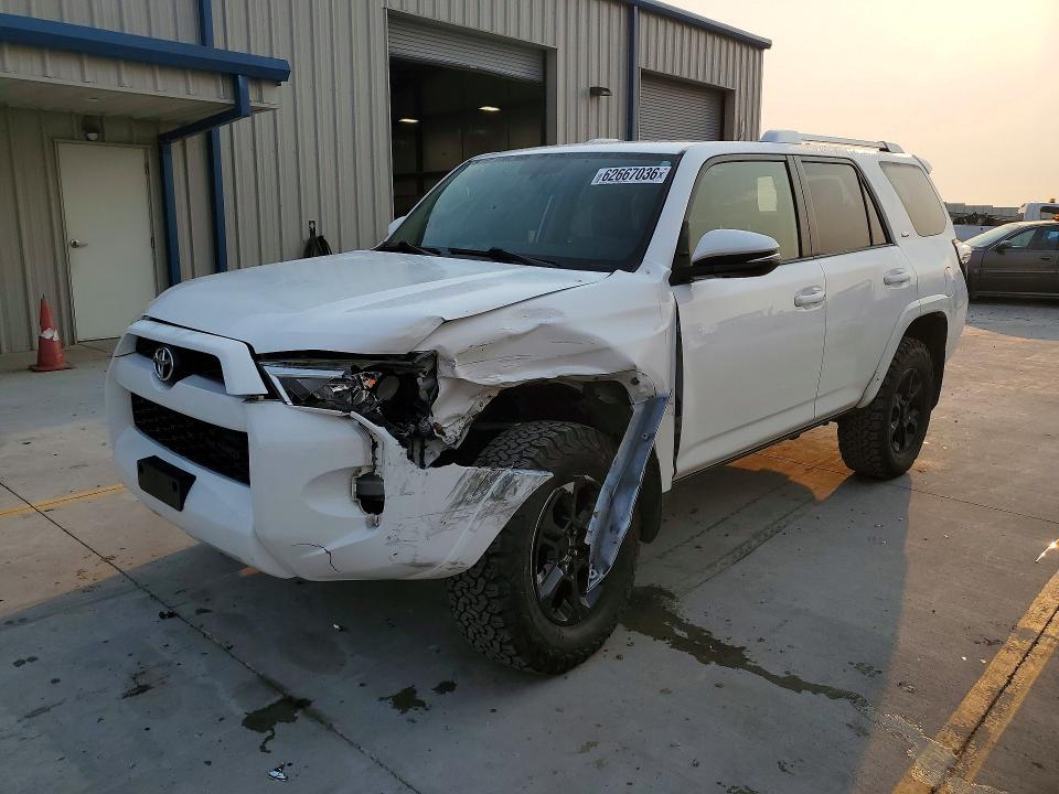 TOYOTA 4RUNNER 2016 with VIN JTEBU5JR5G5351003 - Photo from auction