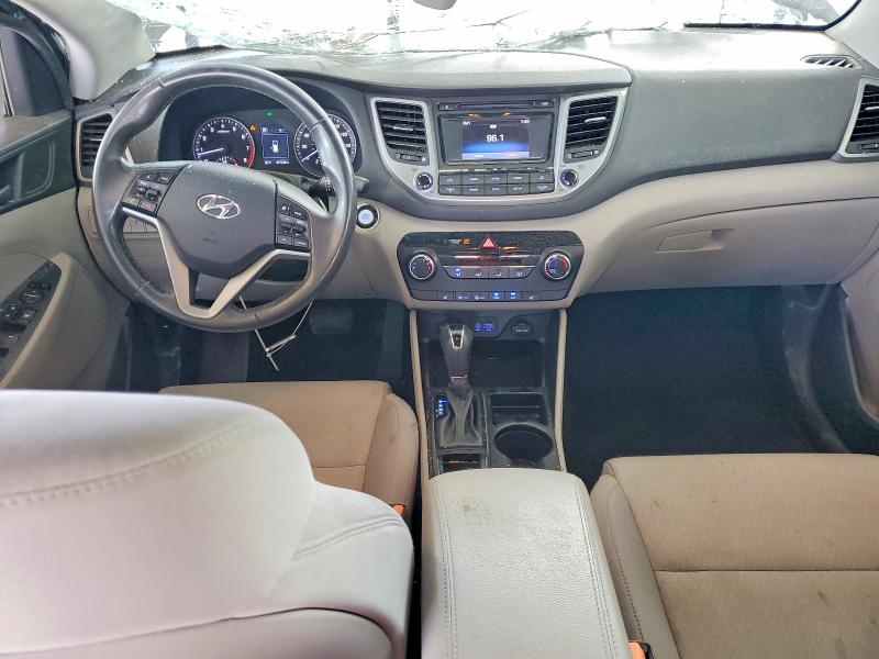Photo 8 from auction – 2017 HYUNDAI TUCSON with VIN KM8J33A28HU326562
