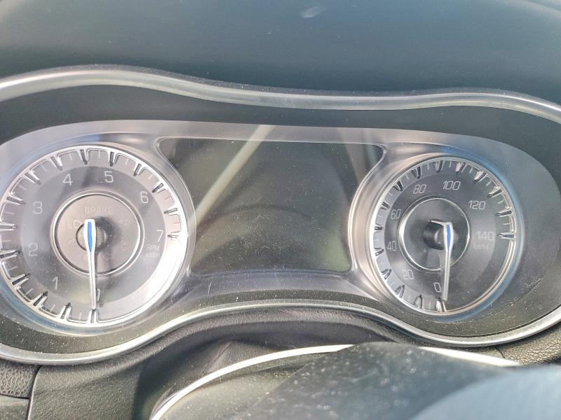 Photo 9 from auction – 2019 CHRYSLER 300 with VIN 2C3CCAAG7KH693836