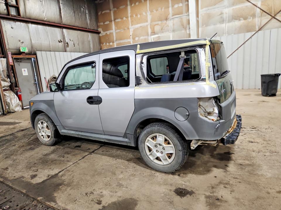 Photo 2 from auction – 2005 HONDA ELEMENT with VIN 5J6YH27315L020104