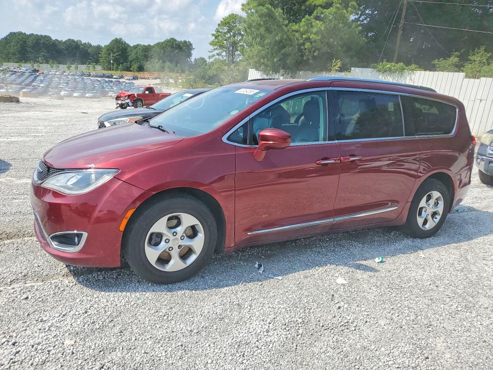 CHRYSLER PACIFICA 2017 with VIN 2C4RC1EG1HR538721 - Photo from auction
