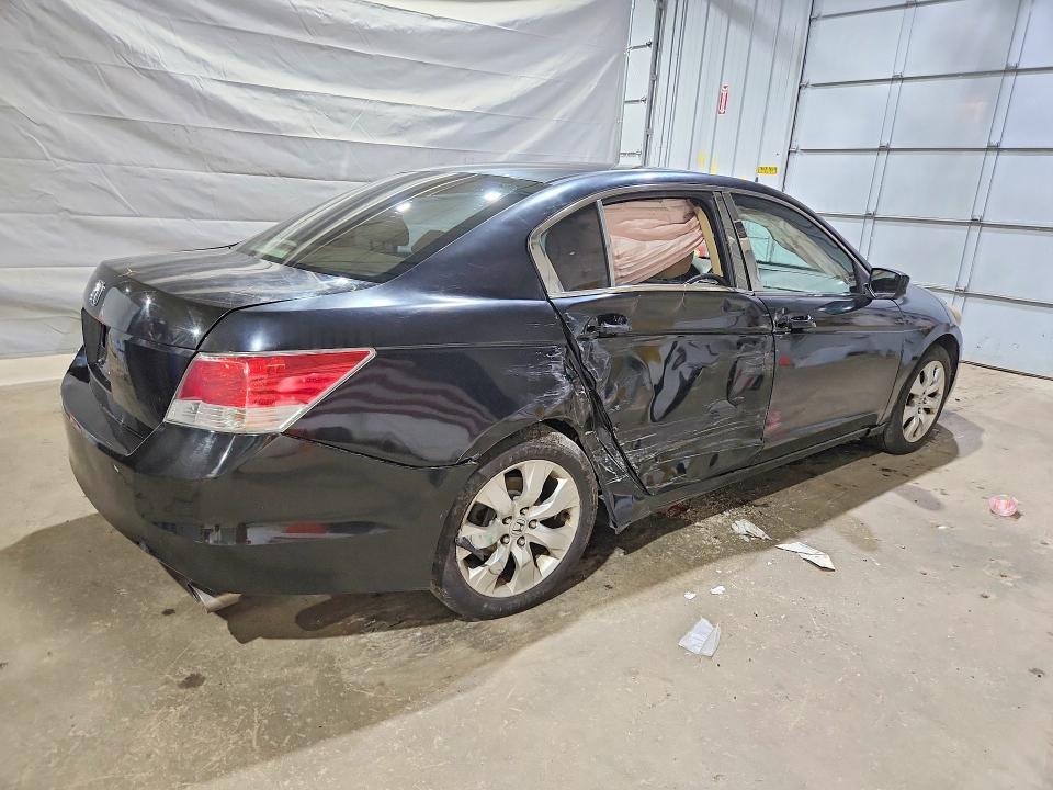 Photo 3 from auction – 2010 HONDA ACCORD with VIN 1HGCP2F76AA160132