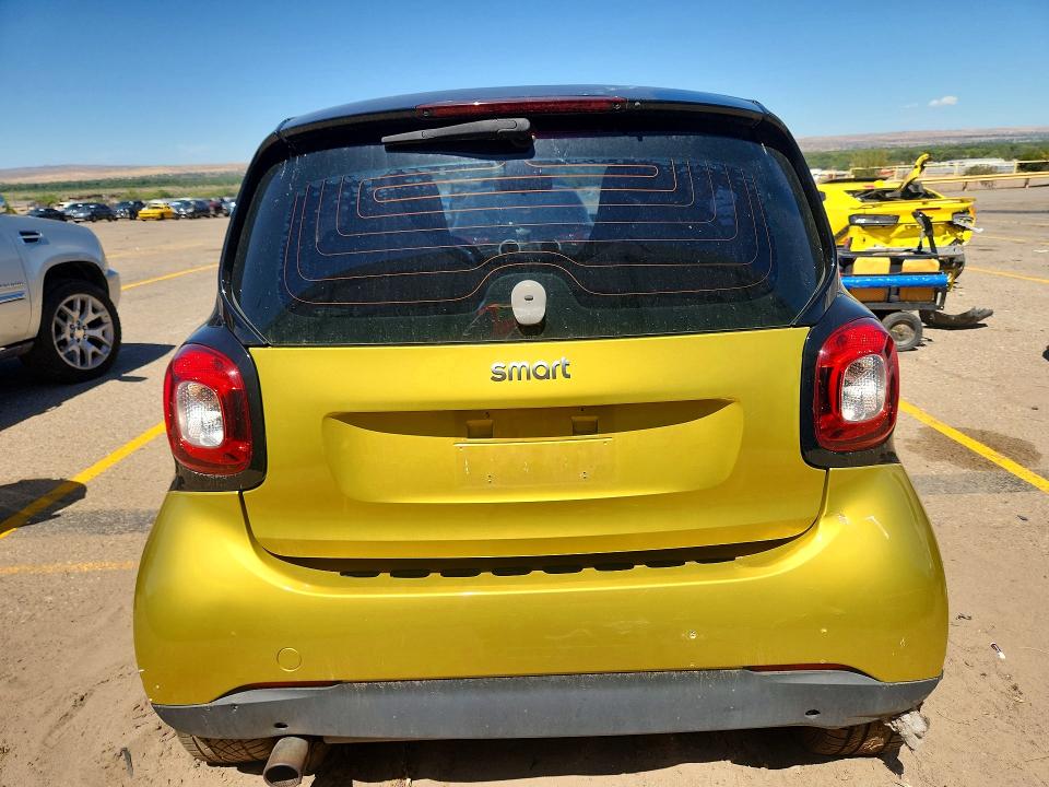 Photo 6 from auction – 2016 SMART FORTWO with VIN WMEFJ5DA7GK071929