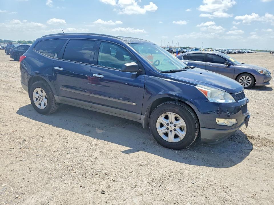 Photo 4 from auction – 2010 CHEVROLET TRAVERSE with VIN 1GNLREED5AS153398
