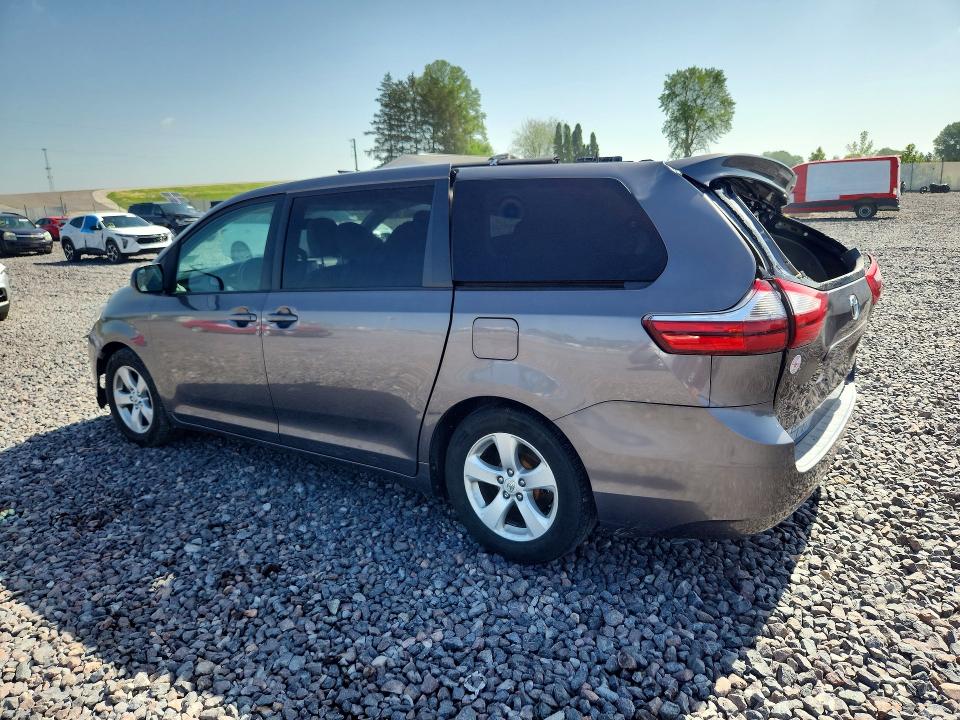 Photo 2 from auction – 2015 TOYOTA SIENNA with VIN 5TDKK3DC1FS666797