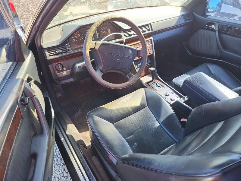 Photo 8 from auction – 1995 MERCEDES-BENZ E with VIN WDBEA66EXSC272970