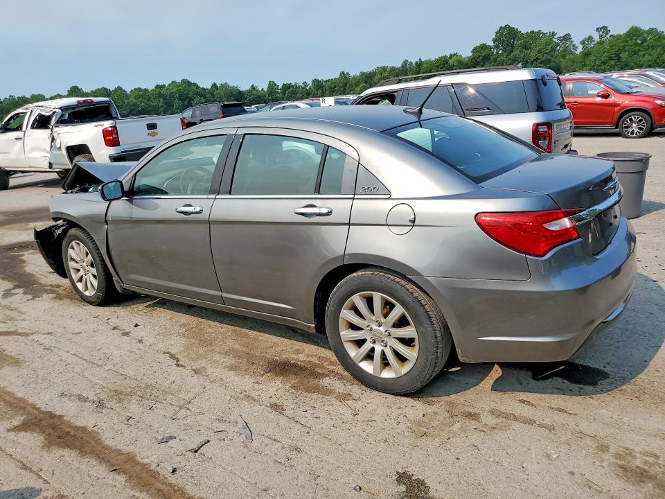 Photo 2 from auction – 2013 CHRYSLER 200 with VIN 1C3CCBCG2DN751820
