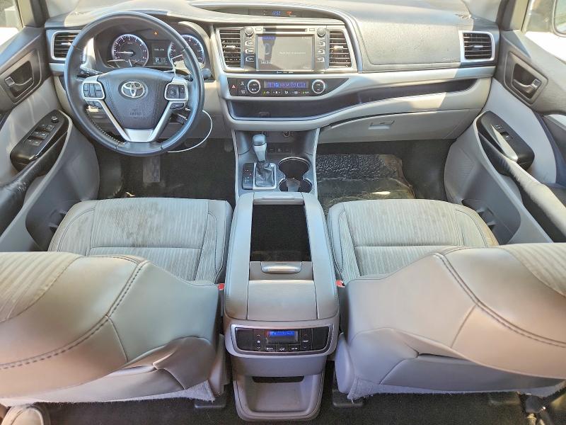 Photo 8 from auction – 2016 TOYOTA HIGHLANDER with VIN 5TDBKRFH5GS227776