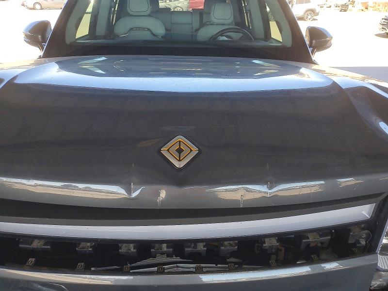 Photo 12 from auction – 2024 RIVIAN R1S with VIN 7PDSGBBA5RN032103