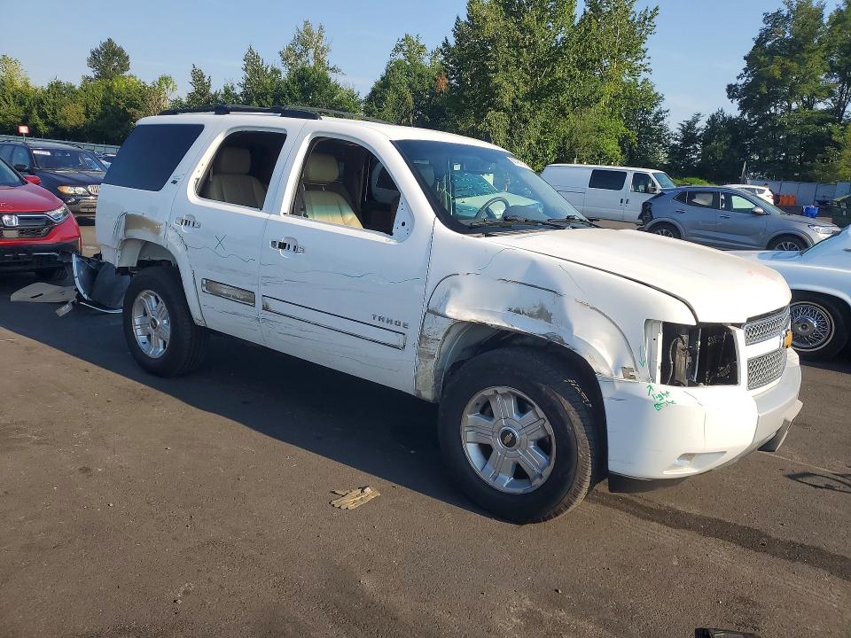 Photo 4 from auction – 2014 CHEVROLET TAHOE with VIN 1GNSKBE03ER215888