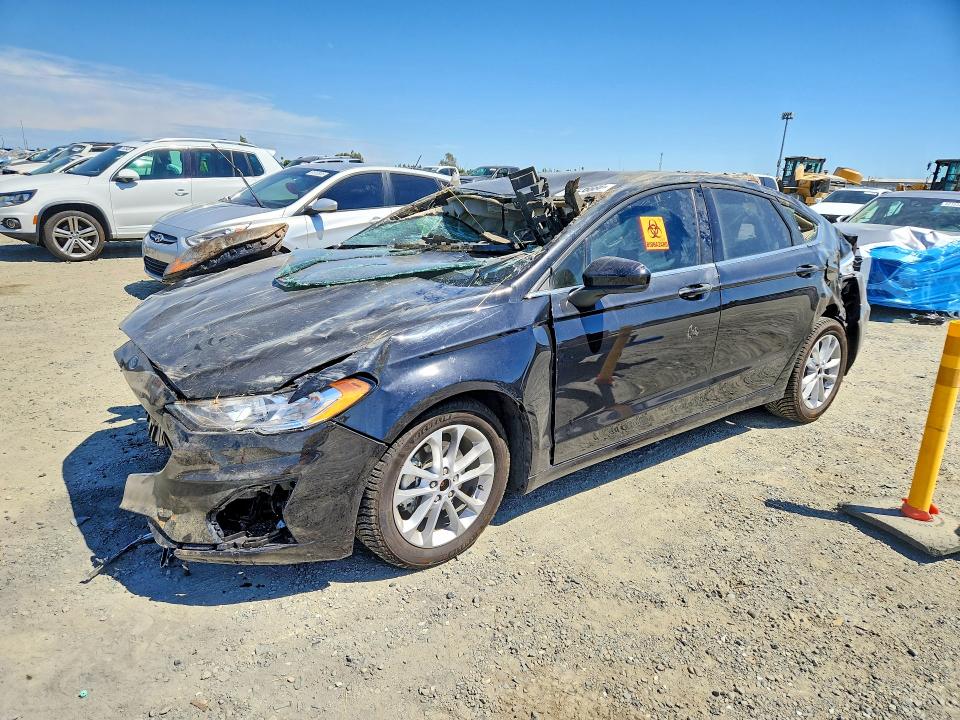 FORD FUSION 2020 with VIN 3FA6P0LU3LR155818 - Photo from auction