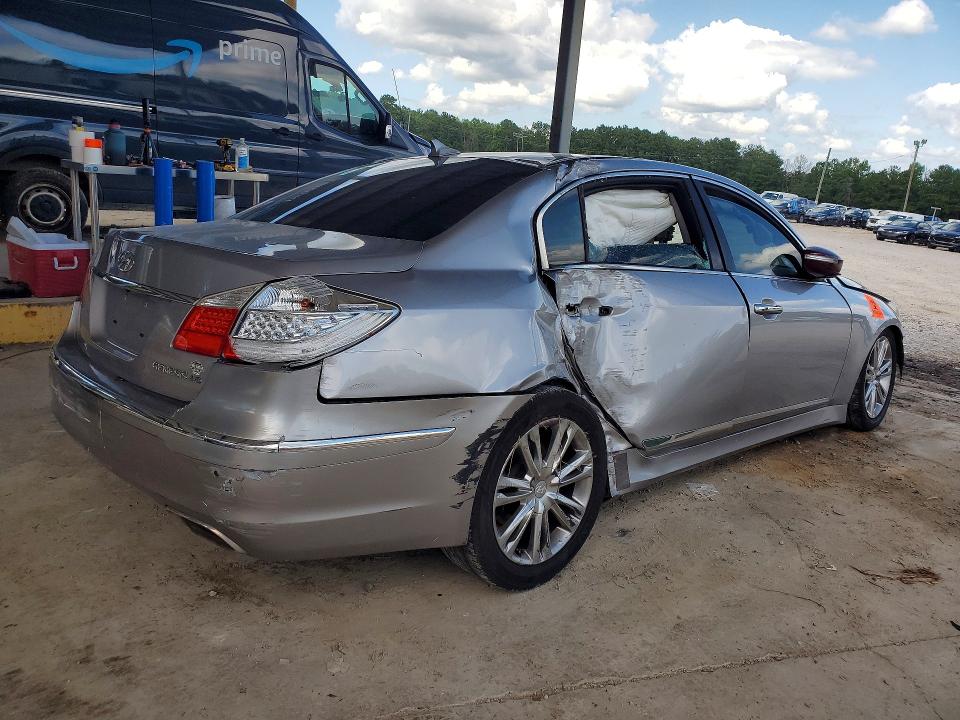 Photo 3 from auction – 2012 HYUNDAI GENESIS with VIN KMHGC4DF3CU208345