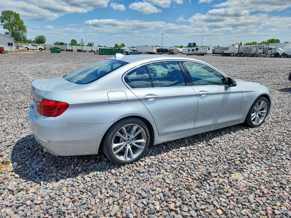 Photo 3 from auction – 2016 BMW 535 with VIN WBA5B3C59GG253759