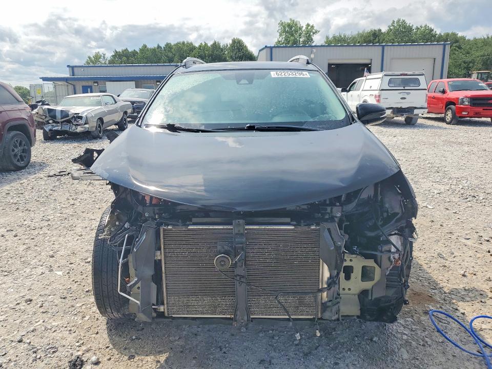 Photo 5 from auction – 2017 TOYOTA RAV4 with VIN 2T3RFREV3HW690056