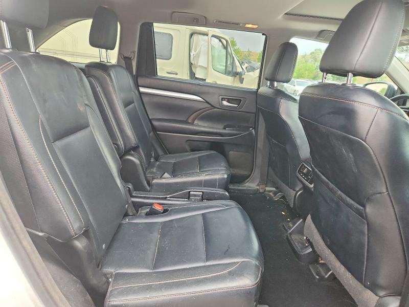 Photo 11 from auction – 2015 TOYOTA HIGHLANDER with VIN 5TDKKRFH8FS113284