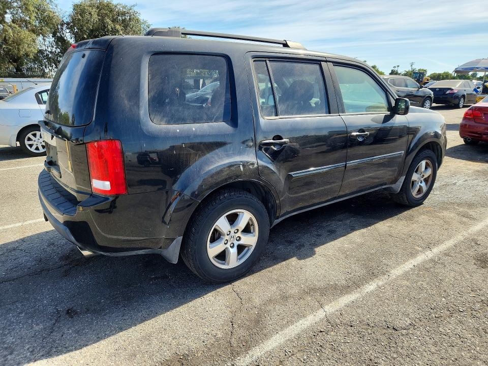 Photo 3 from auction – 2010 HONDA PILOT with VIN 5FNYF3H57AB012698