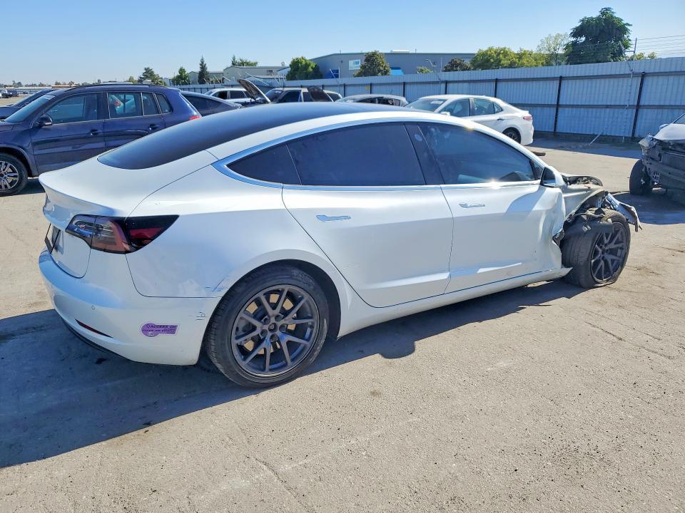 Photo 3 from auction – 2018 TESLA MODEL 3 with VIN 5YJ3E1EA9JF166154