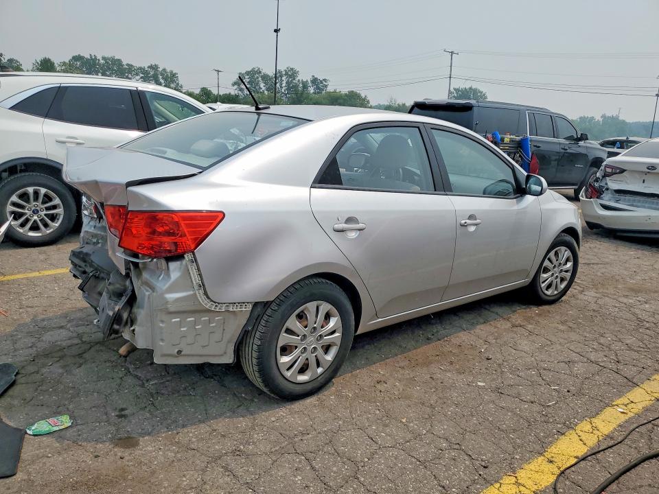 Photo 3 from auction – 2010 KIA FORTE with VIN KNAFT4A29A5097550