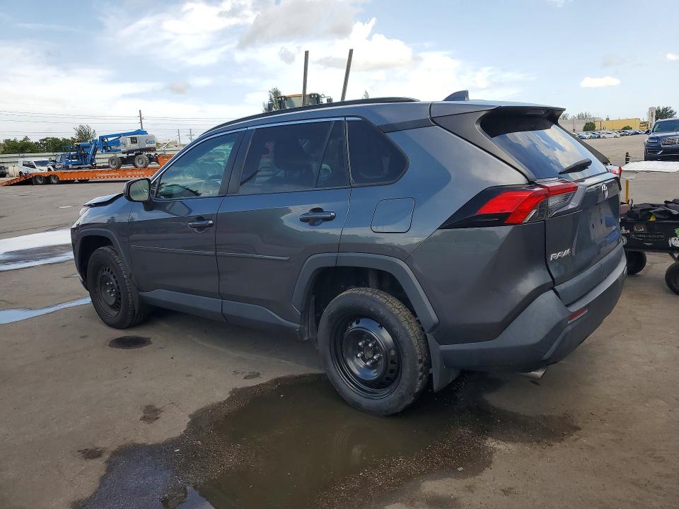 Photo 2 from auction – 2021 TOYOTA RAV4 with VIN 2T3H1RFV3MC138481