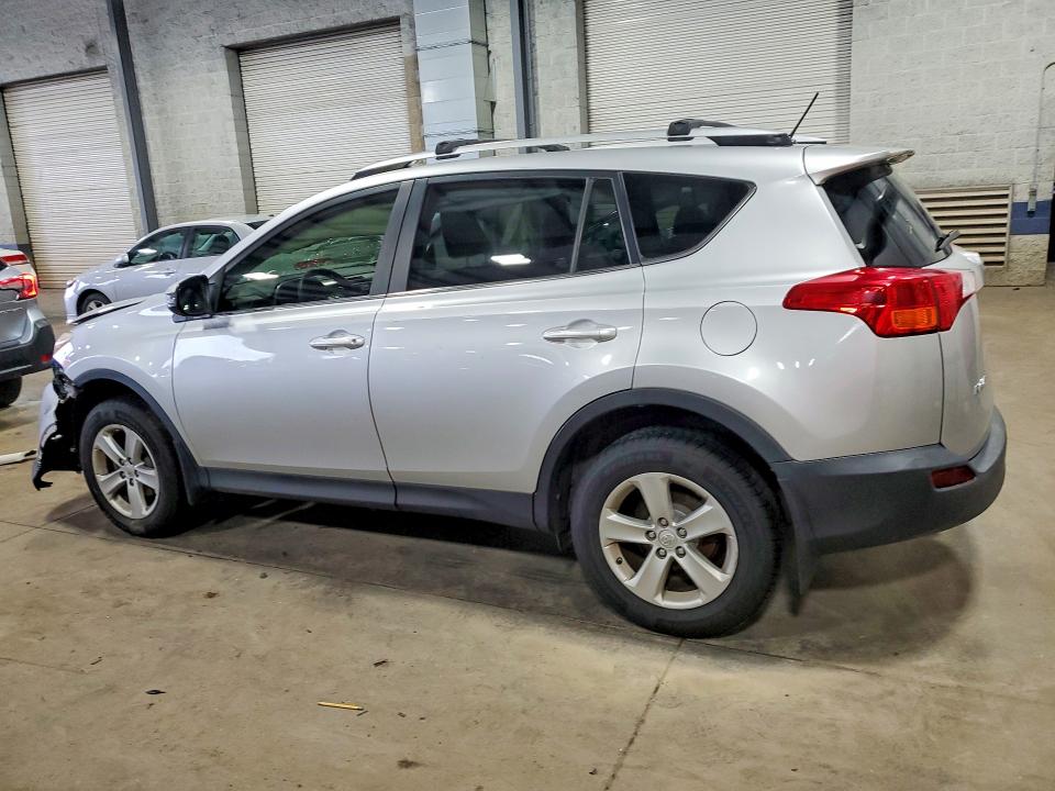 Photo 2 from auction – 2014 TOYOTA RAV4 with VIN JTMWFREV5ED027714