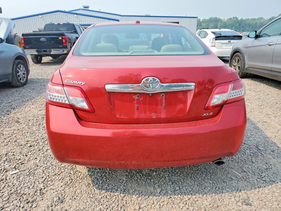 Photo 6 from auction – 2011 TOYOTA CAMRY with VIN 4T1BF3EKXBU749916