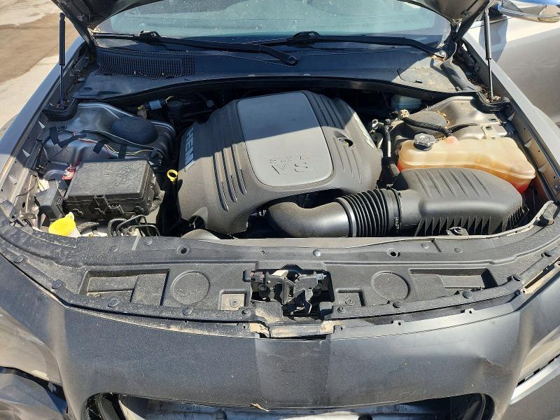 Photo 11 from auction – 2014 CHRYSLER 300C with VIN 2C3CCAET2EH167982