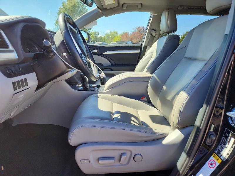 Photo 7 from auction – 2019 TOYOTA HIGHLANDER with VIN 5TDJZRFH4KS940166