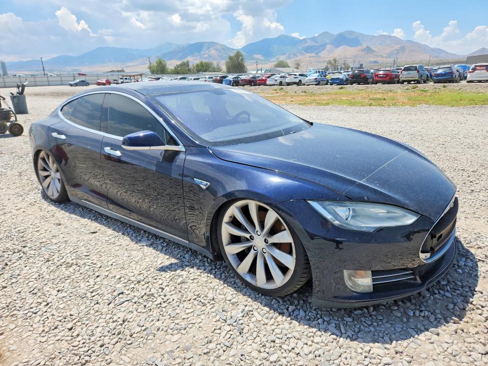 Photo 4 from auction – 2013 TESLA MODEL S with VIN 5YJSA1DP1DFP06274